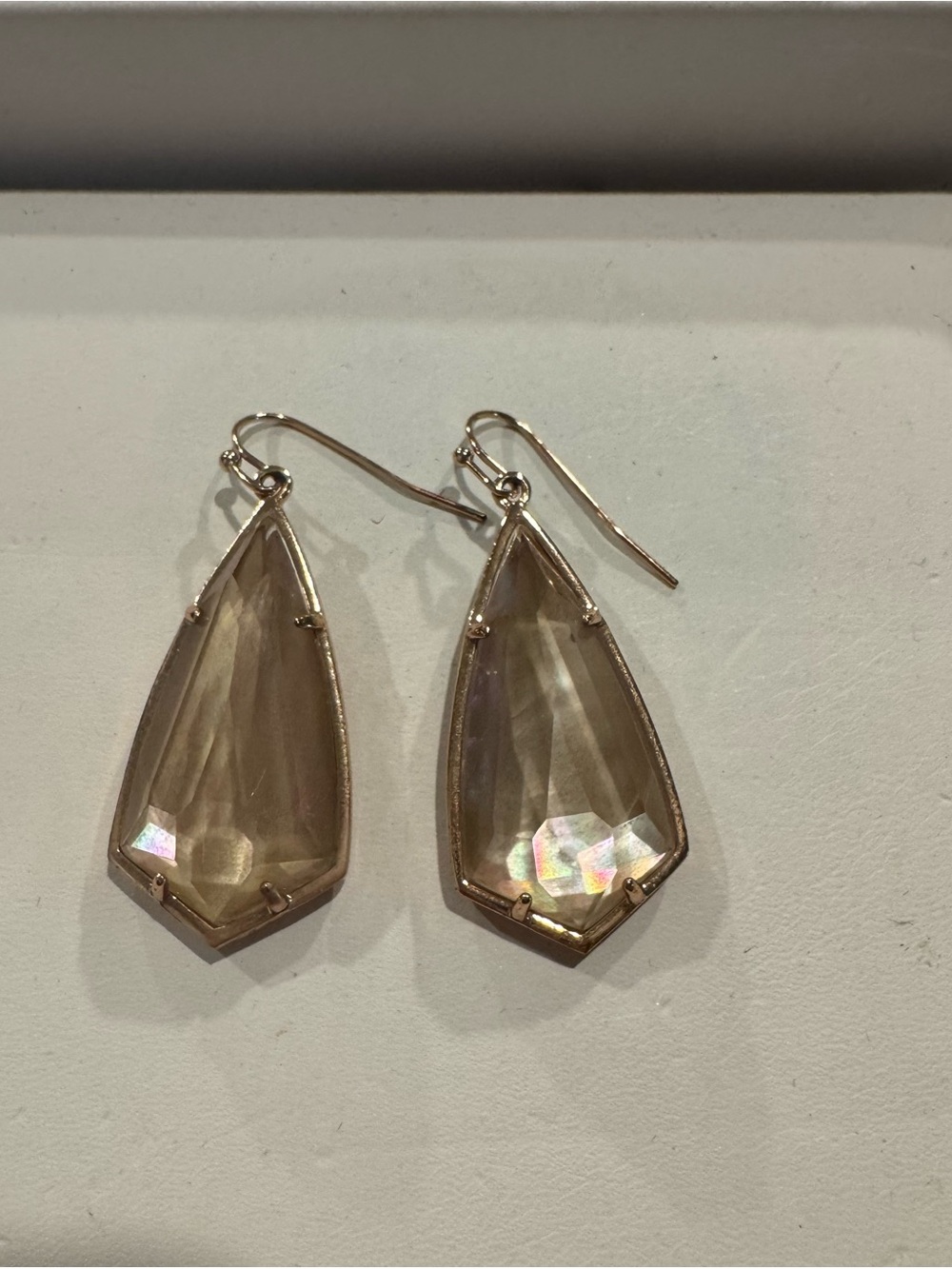 Kendra Scott Carla Iridescent Rose Gold Mother of Pearl - excellent condition